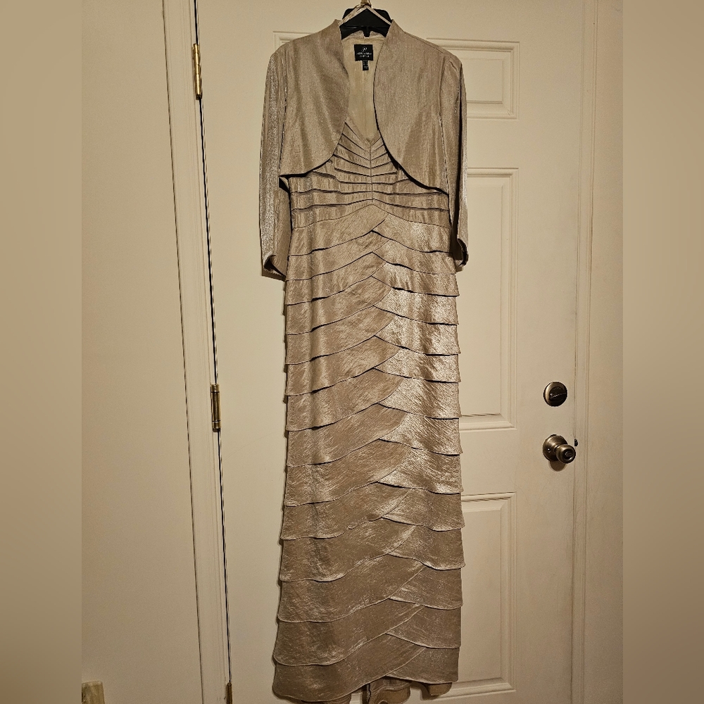 Adriana Papell 2 piece NWT